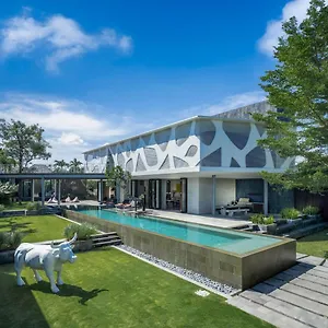 Issi Villa Seminyak (Bali)